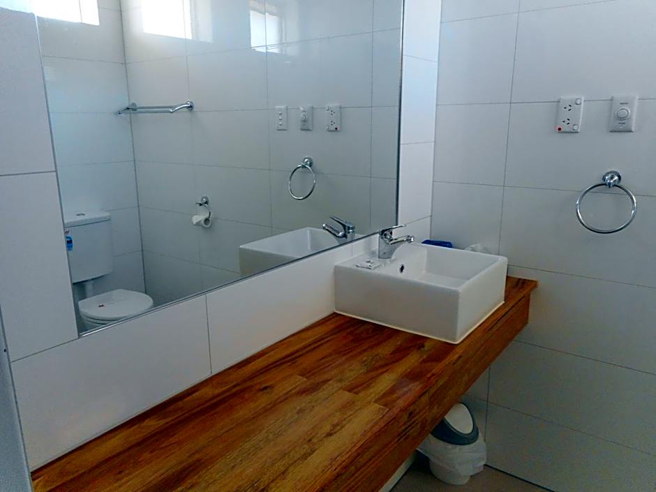 Acacia Rose Motor Inn