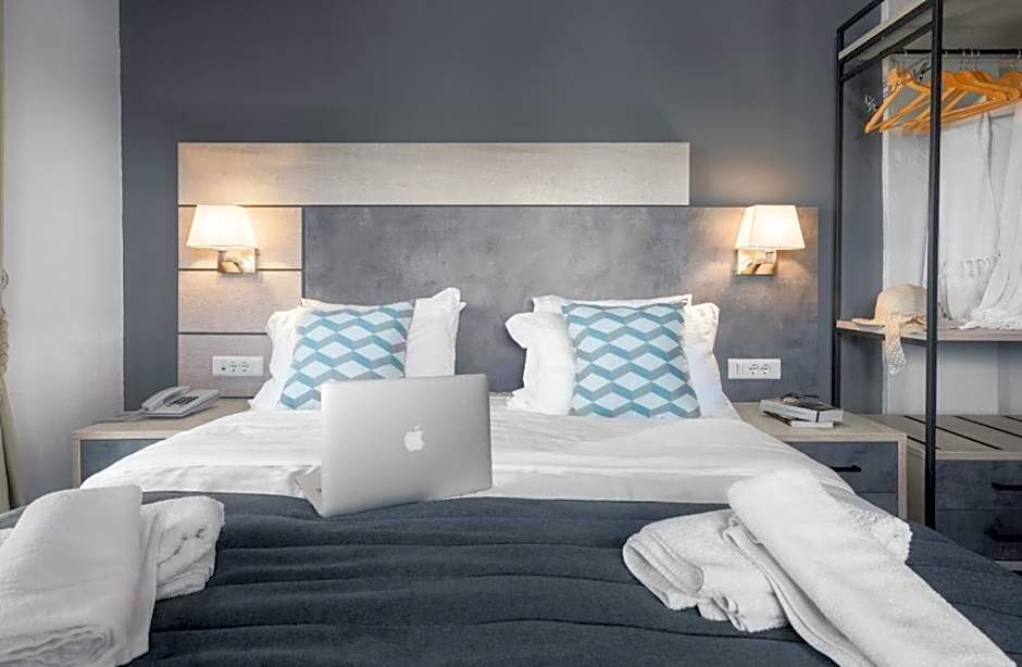 Meliton Inn Hotel & Suites by the beach