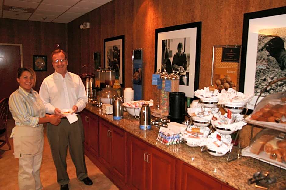 Hampton Inn By Hilton Woodbridge, Nj