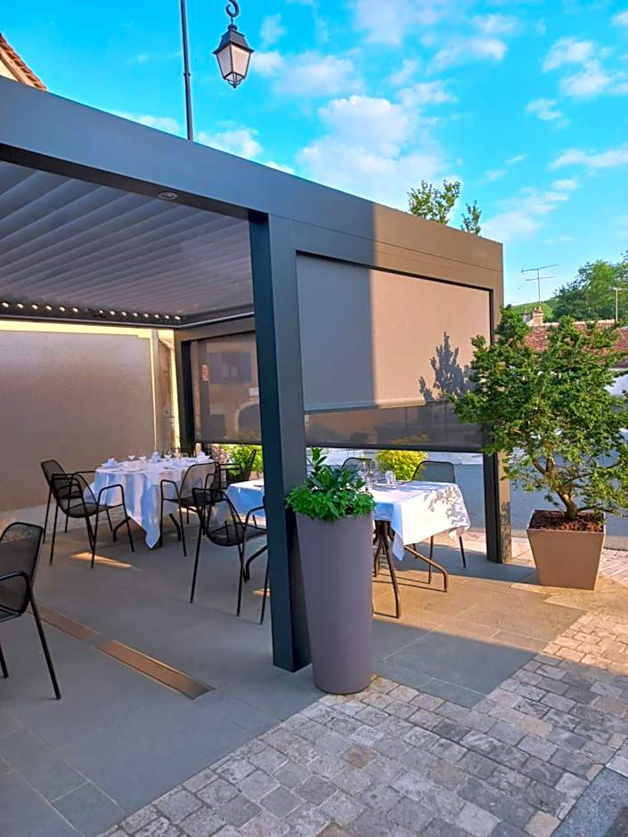 Hôtel Restaurant Famille Bourgeois "La Cote des Monts Damnés"