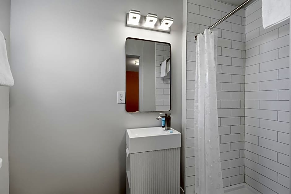 Pink Champagne Boutique Motel