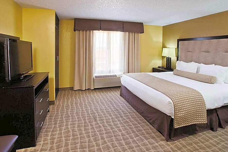 La Quinta Inn & Suites by Wyndham Hot Springs