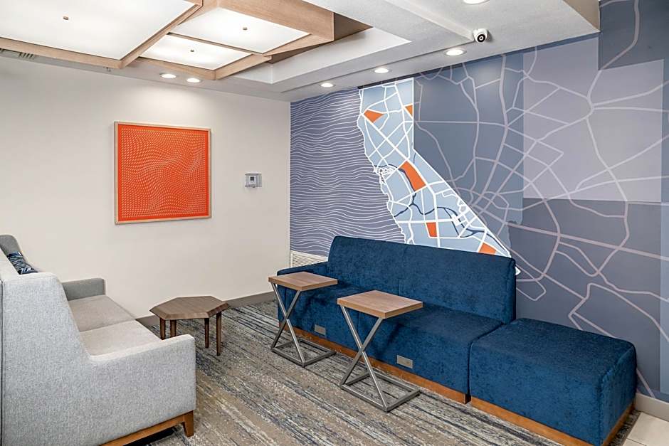 Holiday Inn Express & Suites San Diego Otay Mesa By IHG