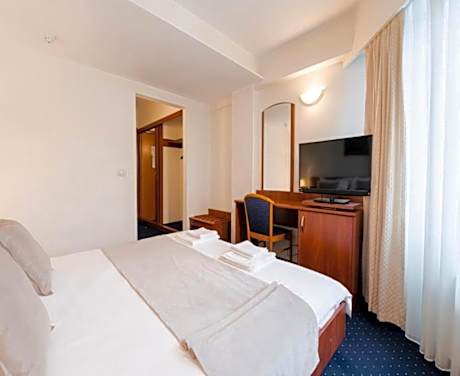 Pension De Lux Augsburg