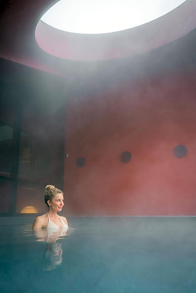 The Oswald Grand Hotel