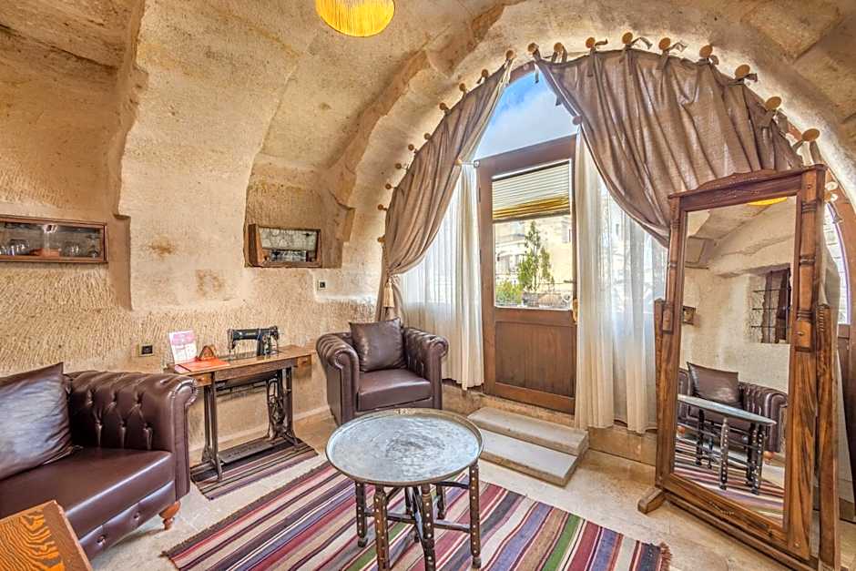 Cappa Via Cave Hotel