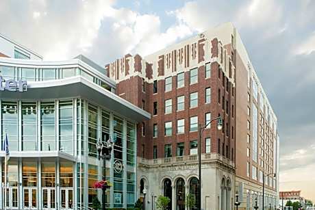 Renaissance by Marriott Allentown Hotel