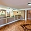 La Quinta Inn & Suites by Wyndham Indianapolis Airport Lynhurst