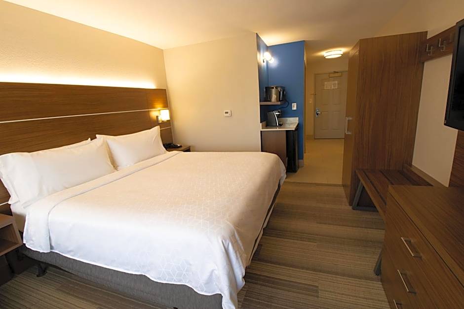 Holiday Inn Express & Suites Manassas By IHG