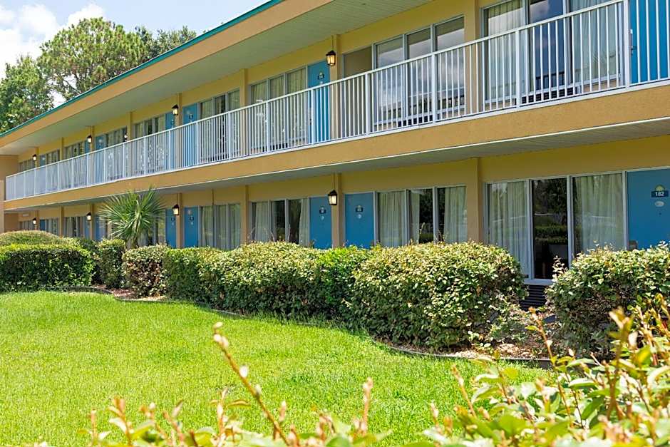Days Inn by Wyndham Daytona Beach Speedway