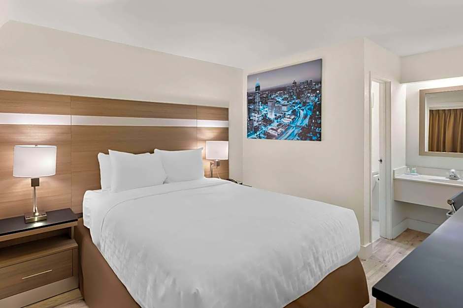 Clarion Pointe Kennesaw Town Center