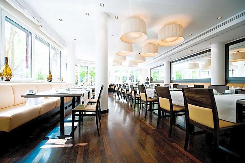 Bristol Hotel - Frankfurt City - Central Station