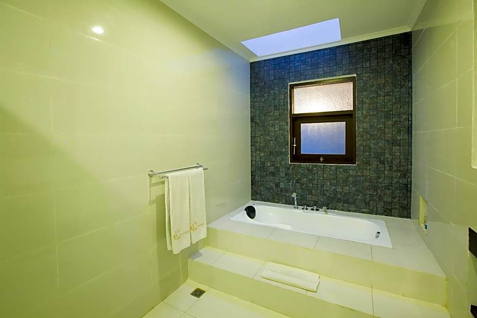 Flamingo Dewata Suite