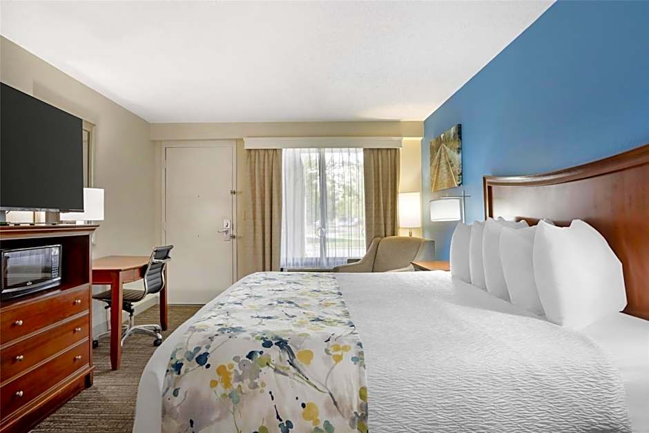Best Western Inn & Suites Monroe