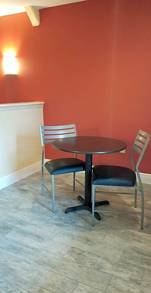 Oxford Inn and Suites Nasa