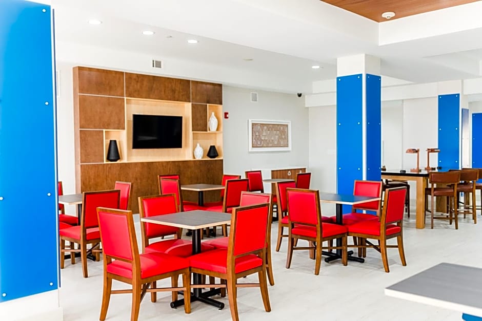 Holiday Inn Express Hotel & Suites Greenville By IHG
