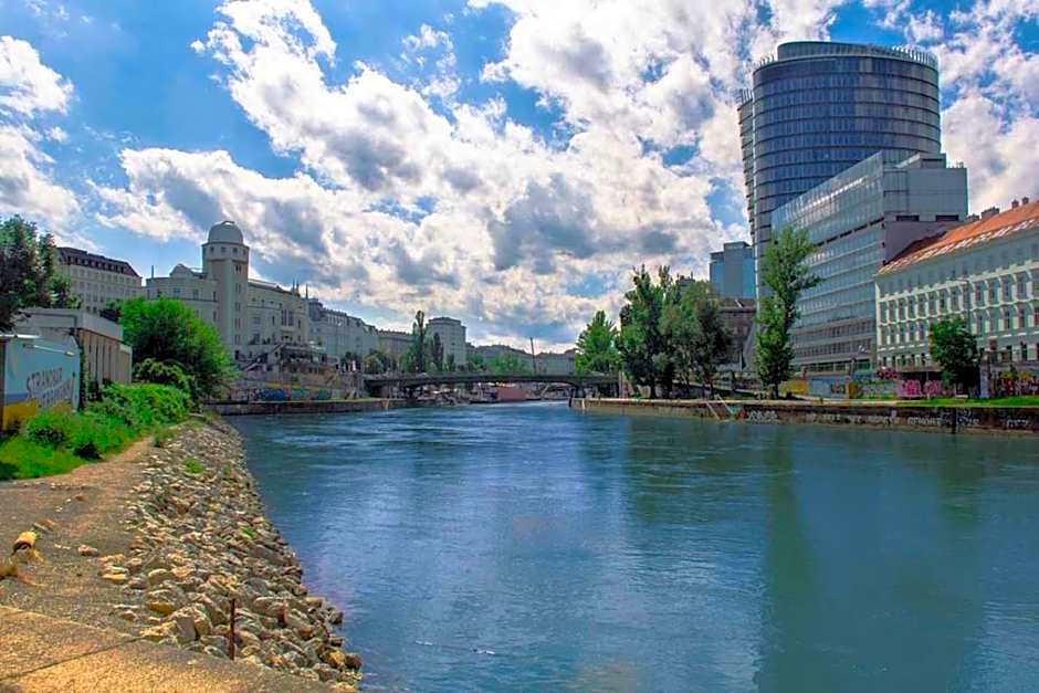 Grand Quarters City Residence