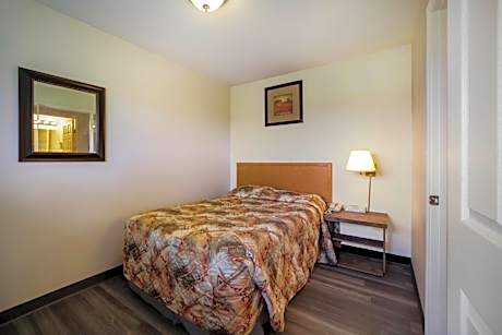 2 Double Beds Kitchenette Suite Non Smoking