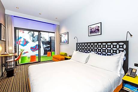 Hotel King with Courtyard with Free WIFI