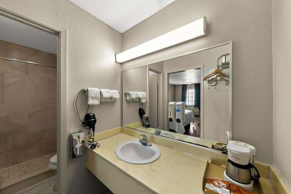 America's Best Value Inn Bonham