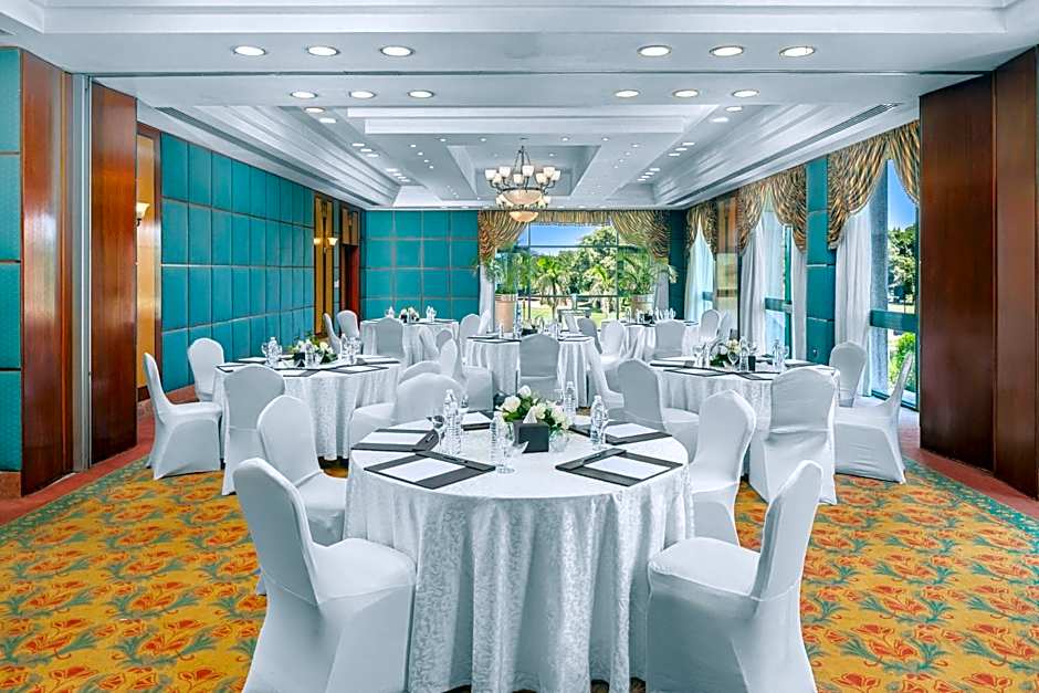 Hilton Pyramids Golf