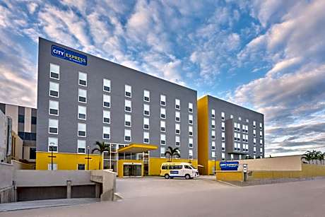 City Express by Marriott Cancun Aeropuerto Centralia