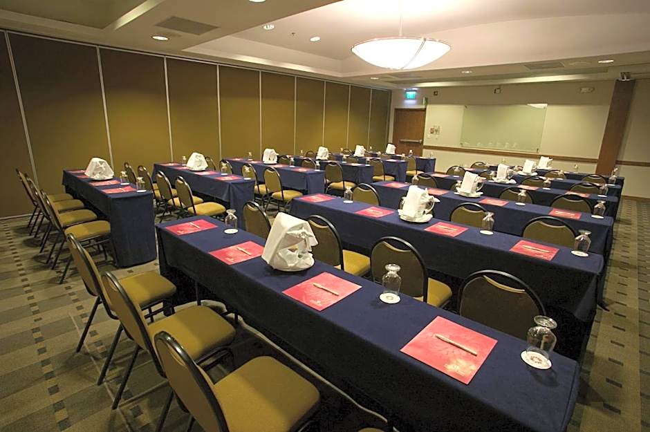 Fiesta Inn Express San Luis Potosi Oriente