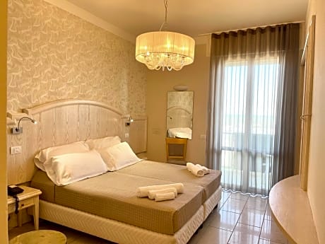Queen Room with Sea View