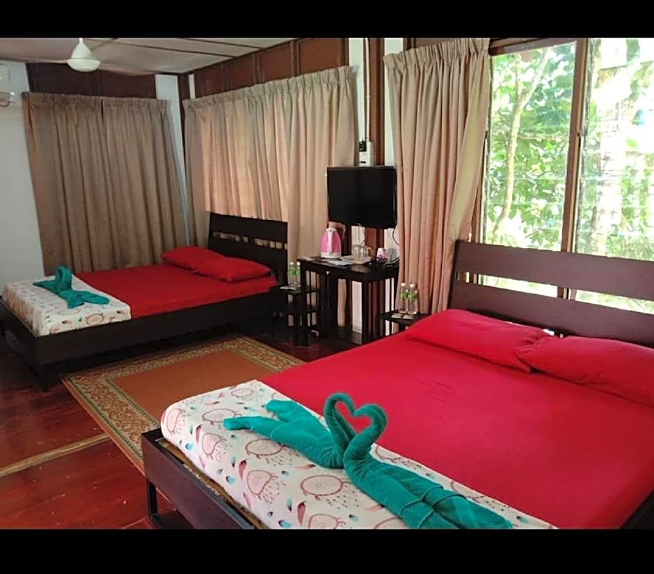 D'Impiana Riverview Chalet # Lenggong
