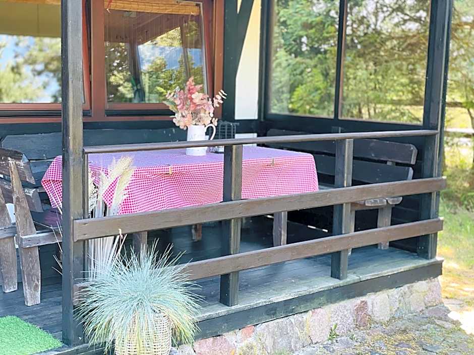 Domek letniskowy z kortem tenisowym Karwia Ostrowo