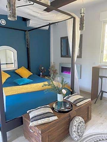 A l'Orée des pins - Gite et spa de 30 m2- Options Home Cinéma, Romantique