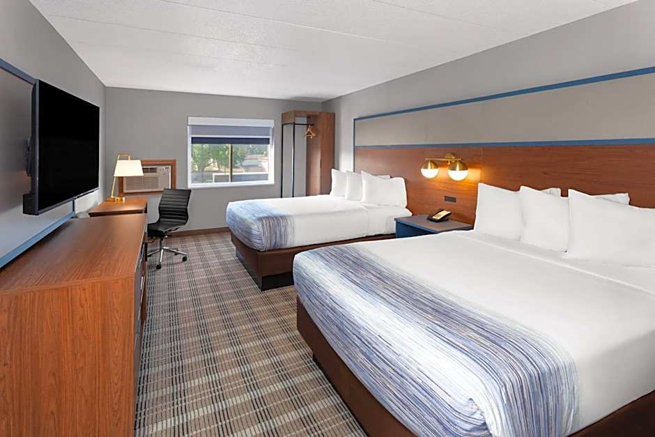 AmericInn & Suites by Wyndham Baraboo Event Center