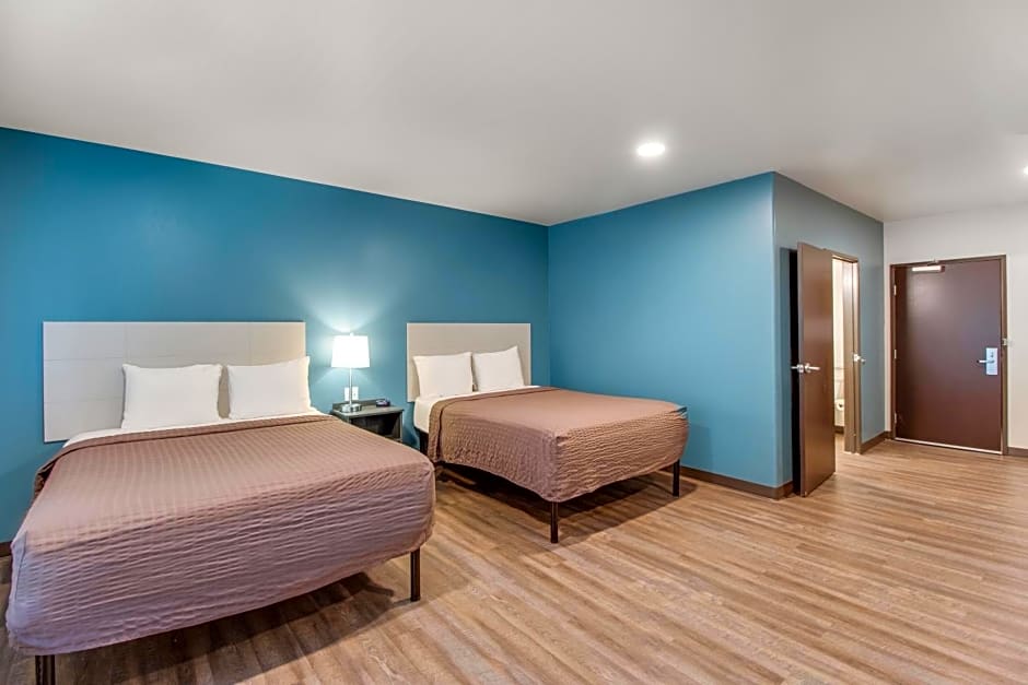 WoodSpring Suites Bakersfield Airport