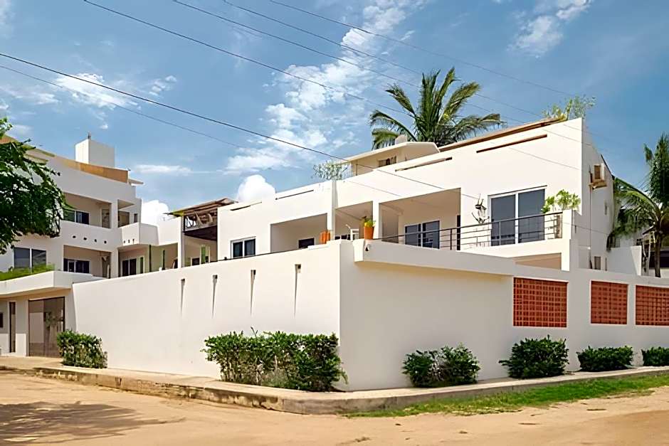 La Aurora Puerto Escondido