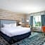 Hampton Inn & Suites Manistee Waterfront