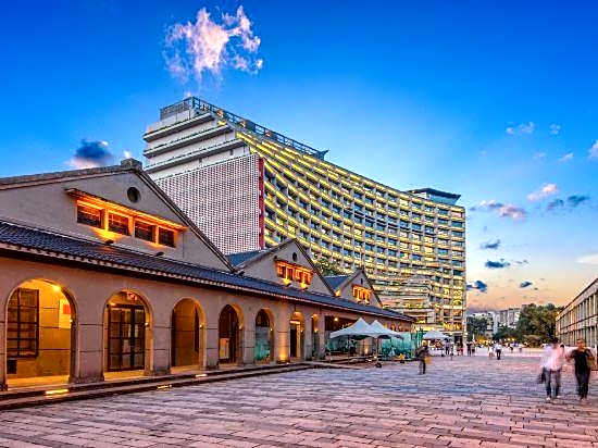 Huada Hotel