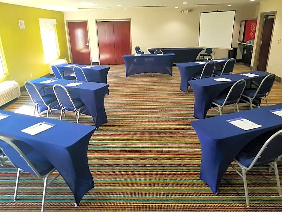 Holiday Inn Express Hotel & Suites Mebane By IHG