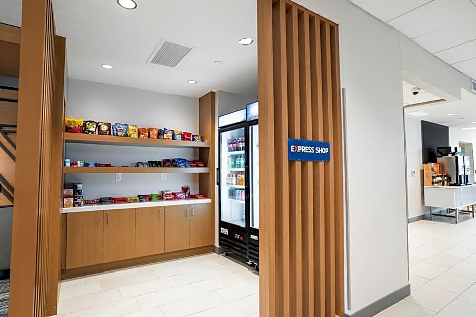 Holiday Inn Express & Suites Cedar Rapids NW - Marion By IHG