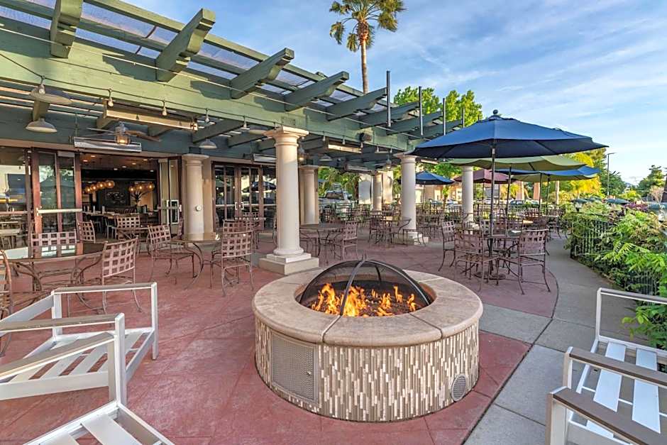 Best Western Plus Hilltop Inn
