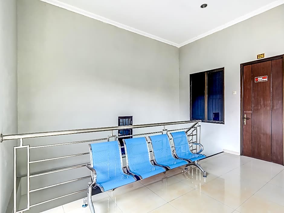 OYO 90927 Homestay Tentrem 2