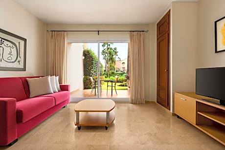 Deluxe One Bedroom Suite