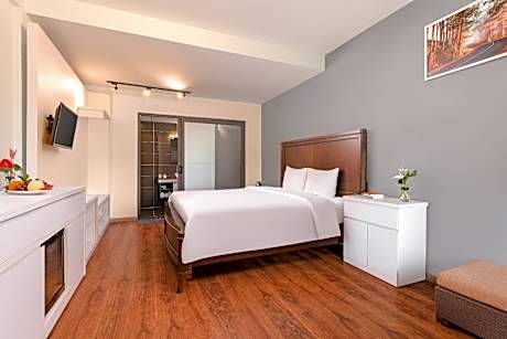 24 Hour Stay - Spectacular King Bed Room