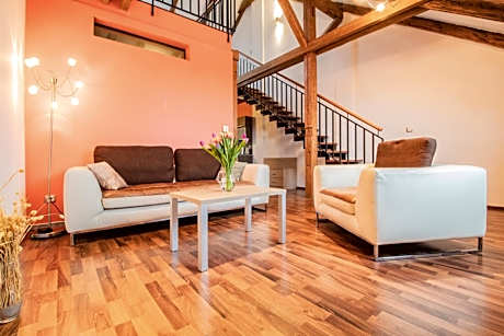 One-Bedroom Apartment - Split Level