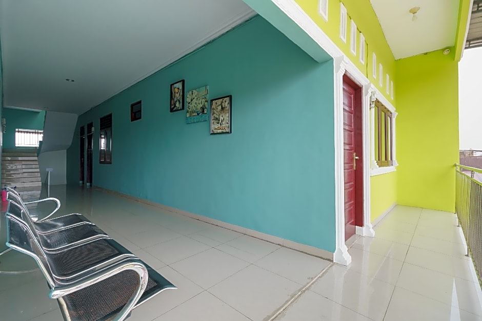 RedDoorz Syariah near UISU Medan