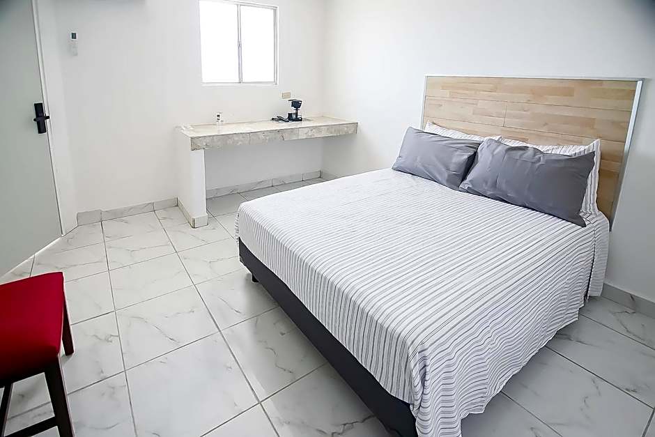 OYO Hotel Plaza Las Torres, Cabo San Lucas