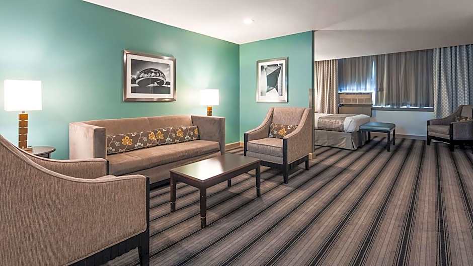 Best Western River North Hotel