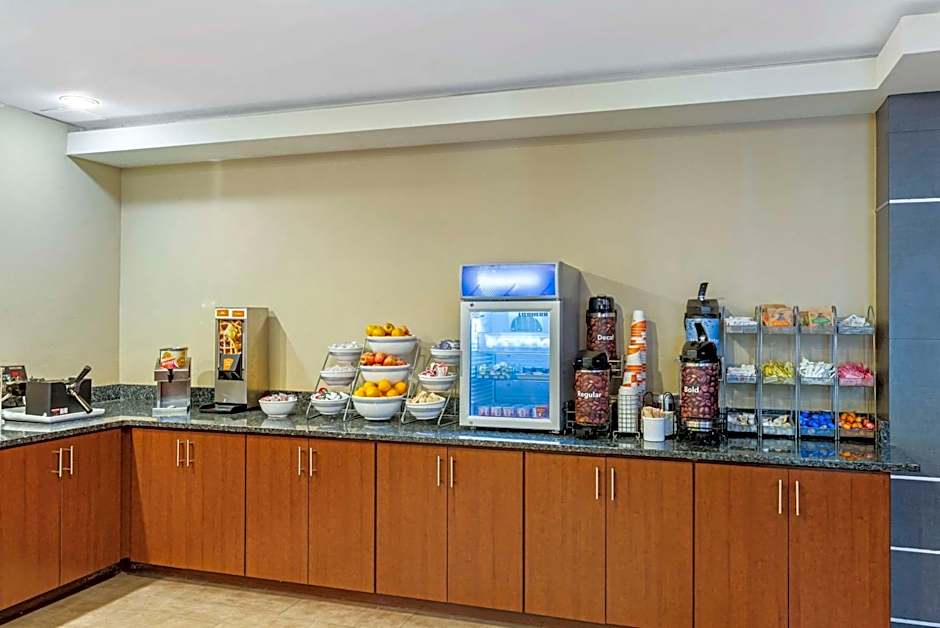 Comfort Suites At Virginia Center Commons