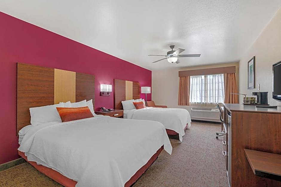 Best Western Pineywoods Inn