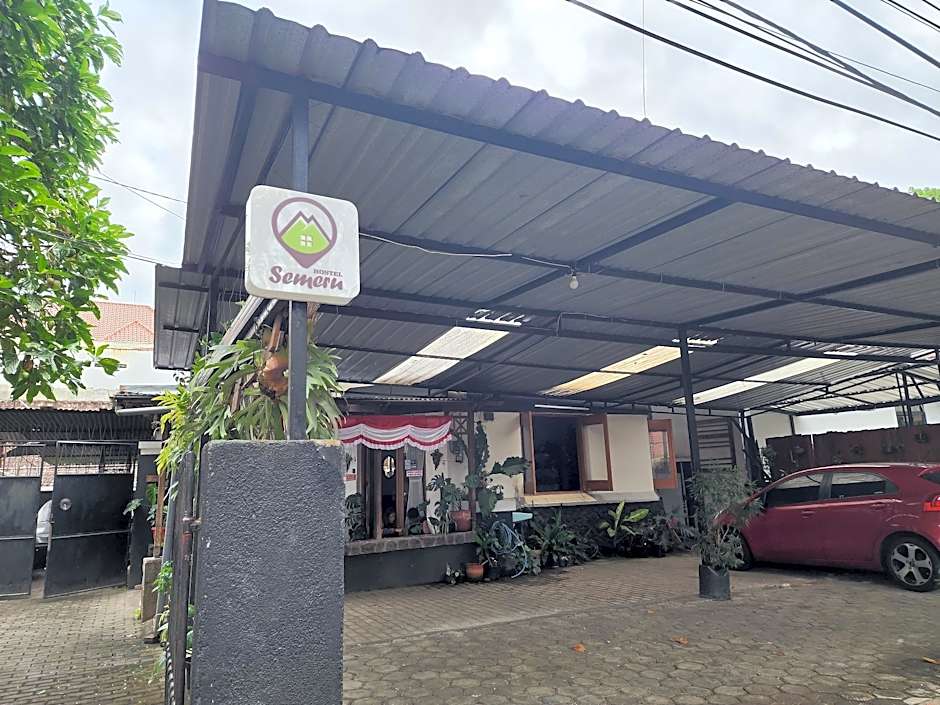 Semeru Hostel Malang