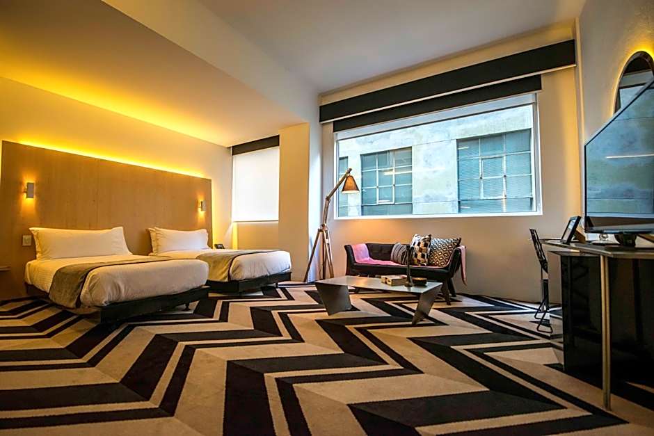 Adelphi Hotel